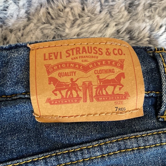 Junior Levi’s knit jean 6-7 years - Picture 3 of 5